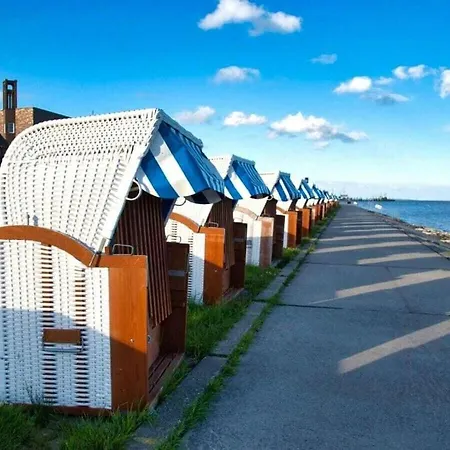 Prázdninový dům Spacious Near The Sea *